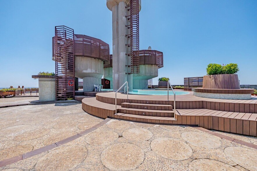 Avenida de América, 37, Madrid, Madrid for sale - Building Photo - Image 3 of 8