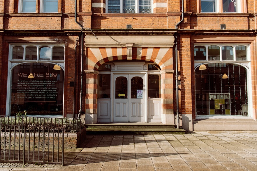 639 High Rd, London to rent - Building Photo - Image 3 of 13