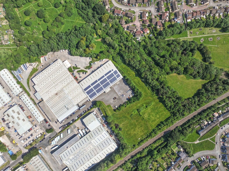 Bluewater Estate portfolio of 2 properties for sale on LoopNet.co.uk - Building Photo - Image 2 of 16