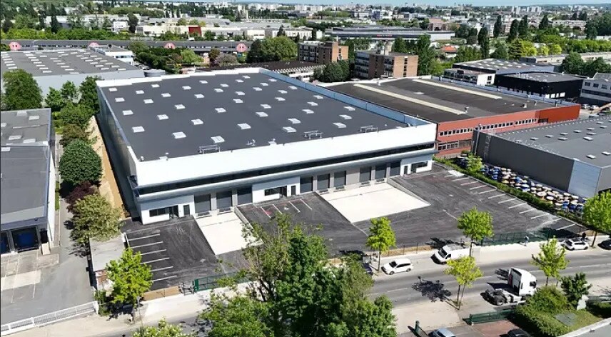 Light Industrial in Le Blanc-Mesnil for sale - Building Photo - Image 3 of 5
