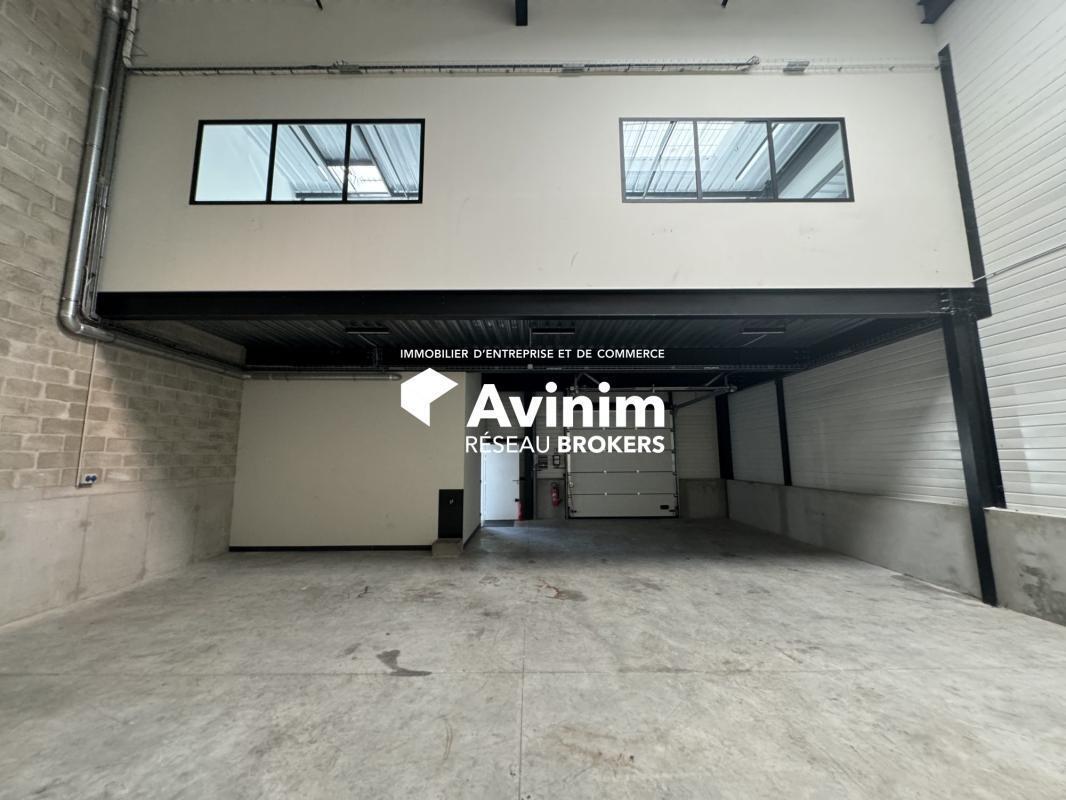 Industrial in Les Pavillons-sous-Bois to rent Interior Photo- Image 1 of 5