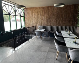 90-92 Ewell Rd, Surbiton to rent Interior Photo- Image 1 of 3