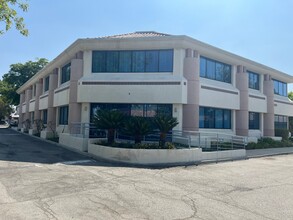 1965-1985 Yosemite Ave, Simi Valley, CA for rent Building Photo- Image 1 of 8