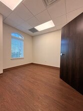 317 Norton Dr, Tallahassee, FL to rent Interior Photo- Image 2 of 11