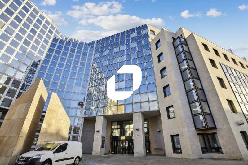 Office in Suresnes to rent - Building Photo - Image 1 of 11