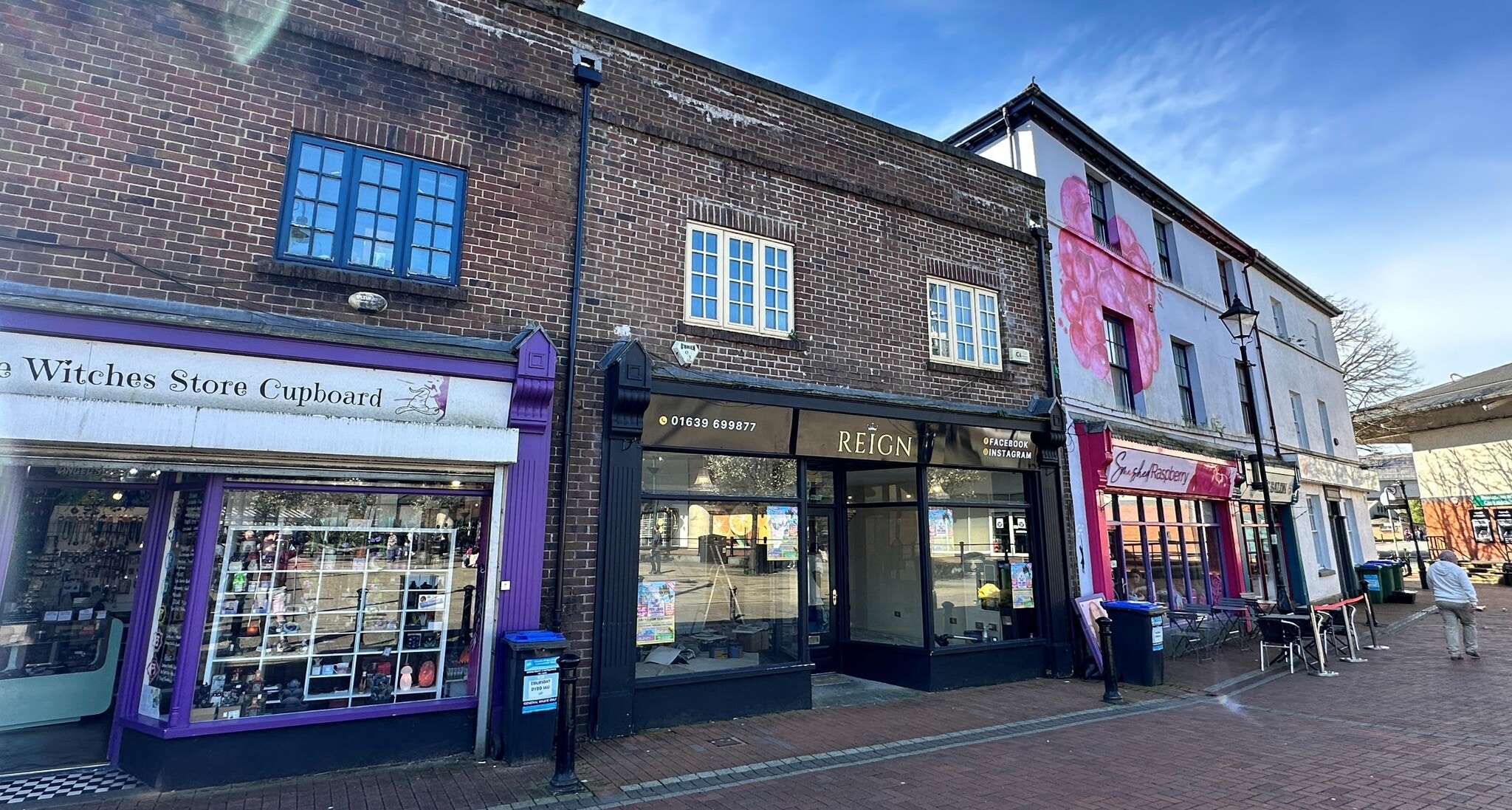 9 Angel St, Neath to rent Building Photo- Image 1 of 5