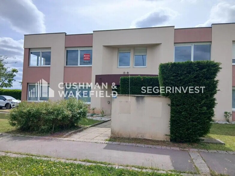 Office in Dijon to rent - Building Photo - Image 1 of 10