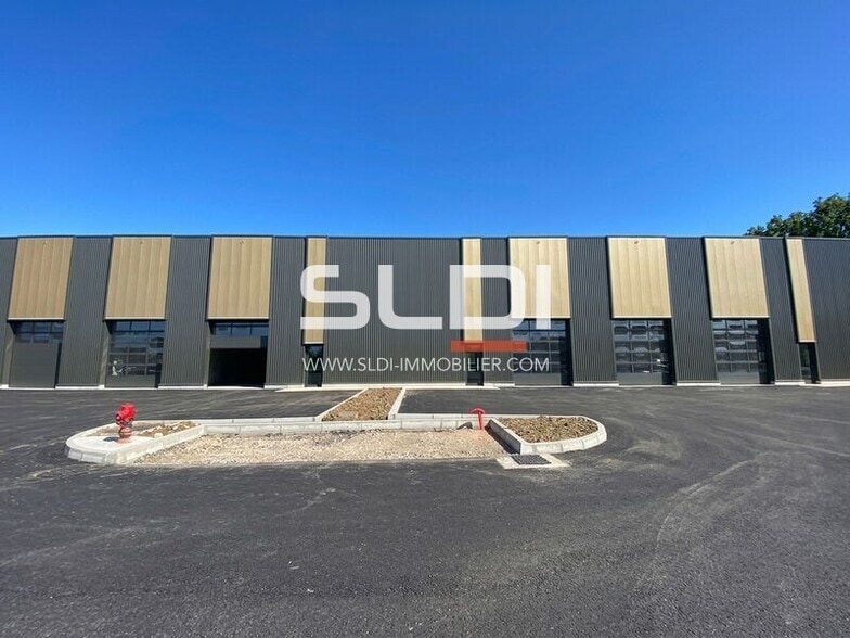 Light Industrial in La Boisse to rent - Building Photo - Image 3 of 8