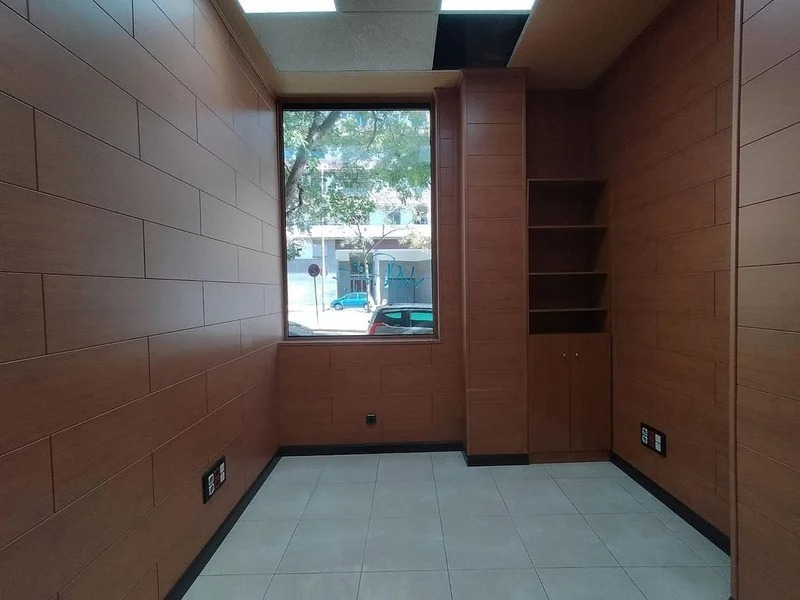 Madrid, MAD 28005 - Unit Puerta 03, Esc. 2 -  - Interior Photo - Image 1 of 11