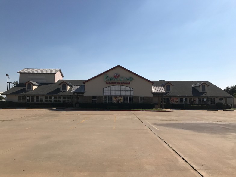 2605 E Grapevine Mills Cir, Grapevine, TX for rent - Building Photo - Image 2 of 3