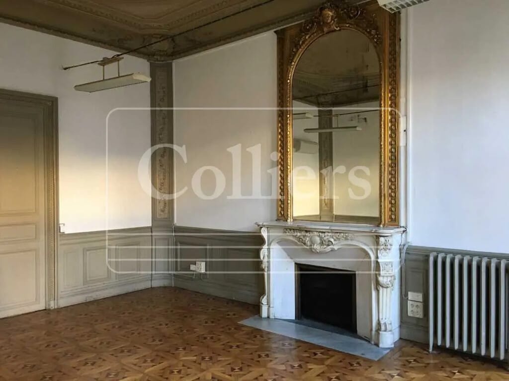 Location Bureaux 335 m² - Photo 1