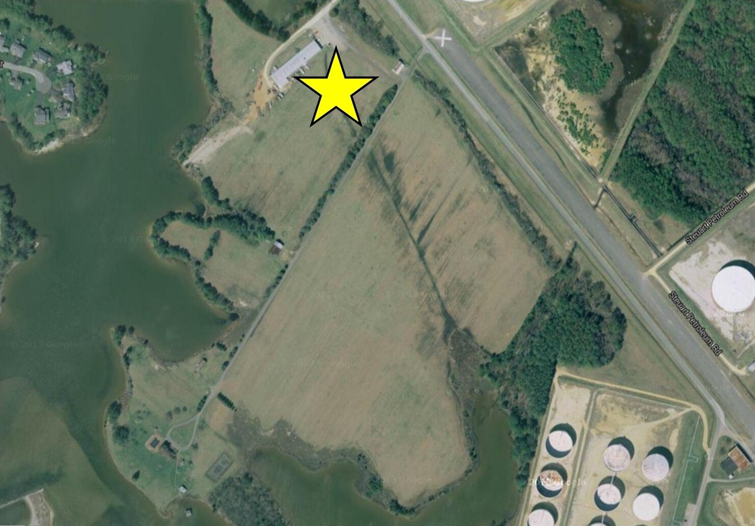 17815 Piney Point Rd, Tall Timbers, MD to rent Primary Photo- Image 1 of 2