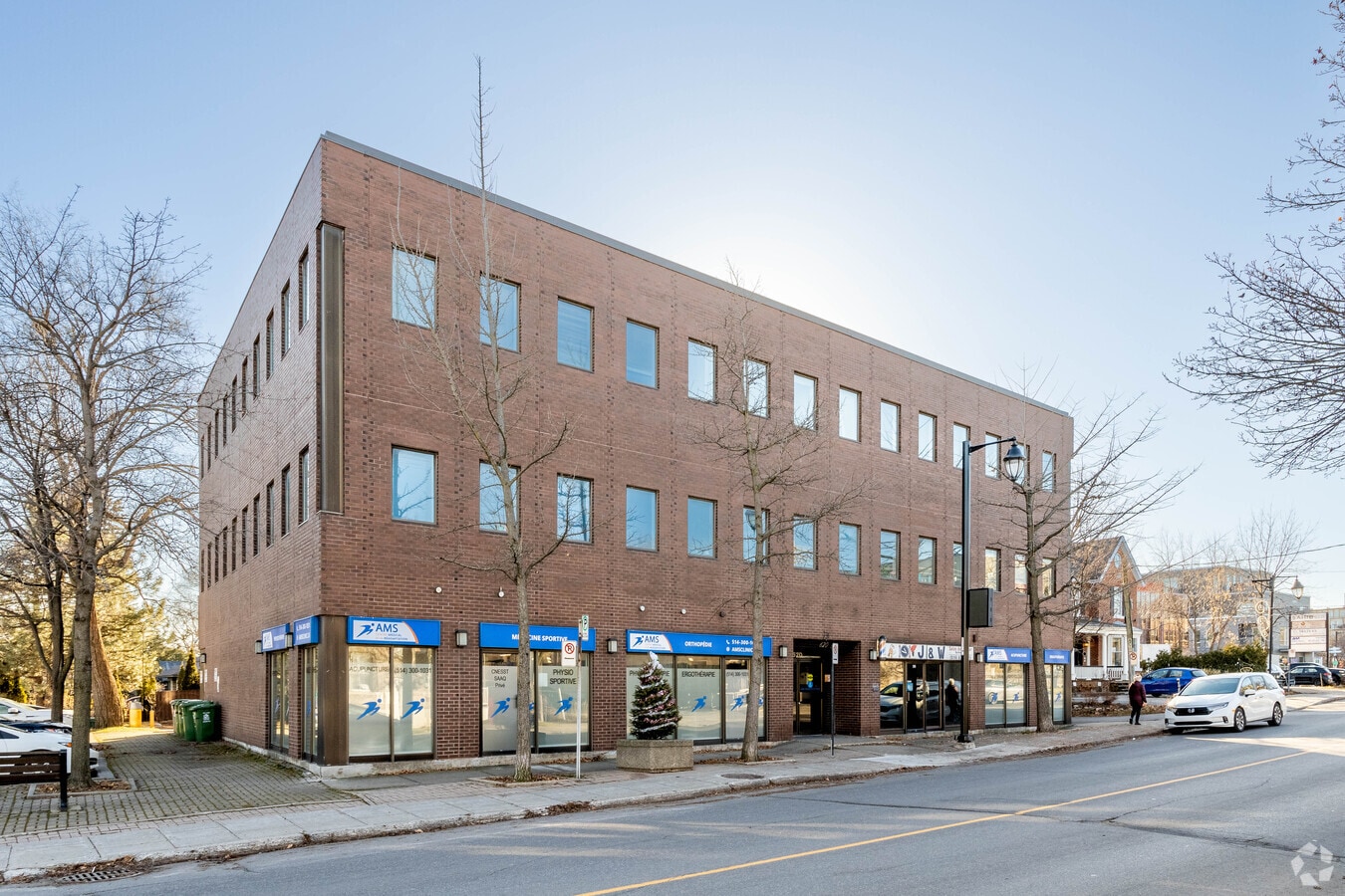 610620 Ch Du BordDuLac Lakeshore, Dorval H9S 2B6 Office for Rent