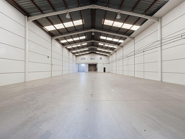 Industrial in Alberic to rent - Building Photo - Image 1 of 27
