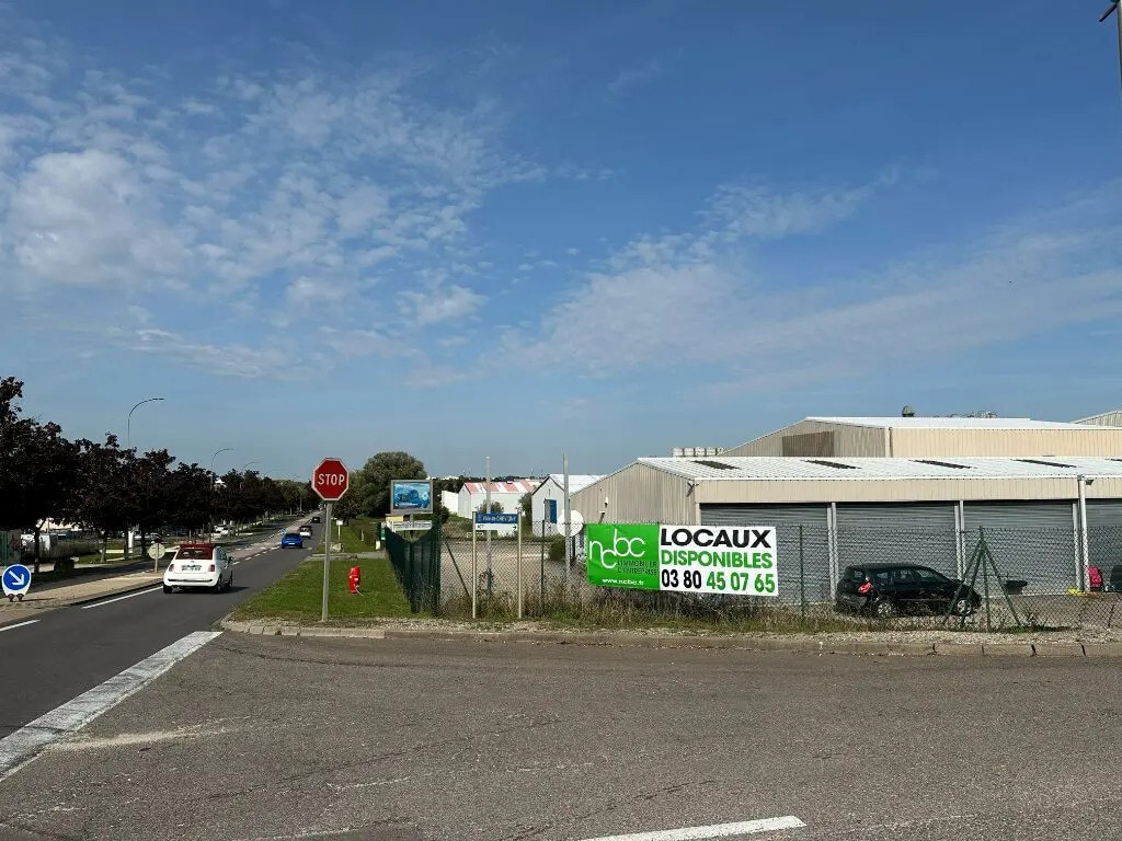 Location Local d'activités 711 m² à 1 551 m² - Photo 1
