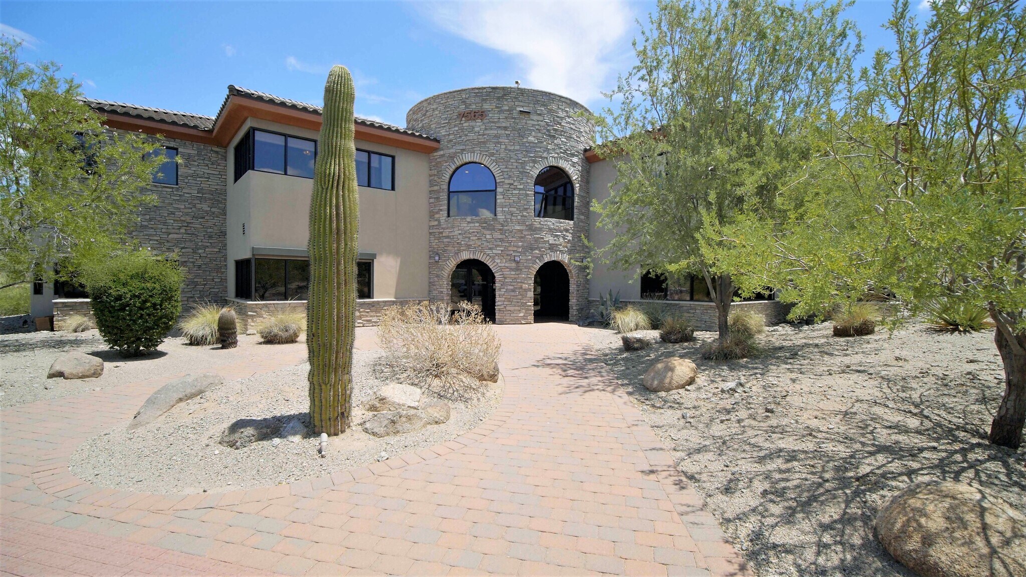 7565 E Eagle Crest Dr, Mesa, AZ for sale Building Photo- Image 1 of 1