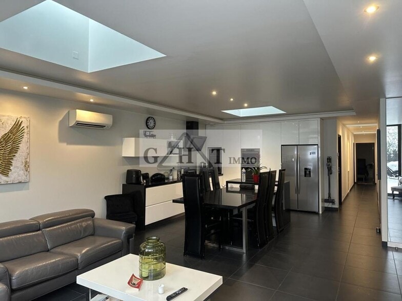 Office in Saint-Maur-des-Fossés for sale - Interior Photo - Image 1 of 5