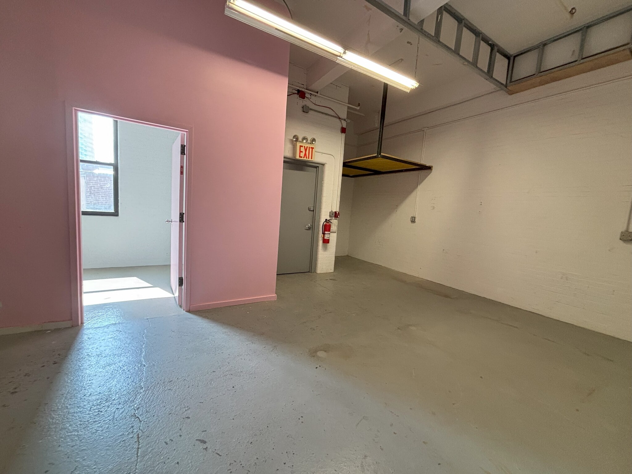 526 46th Ave, Long Island City, NY to rent Interior Photo- Image 1 of 5