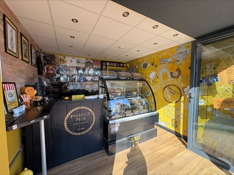 342 Carlton Hl, Nottingham for sale - Interior Photo - Image 2 of 5