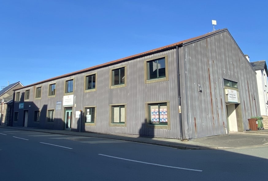 Plassey St, Bala to rent Primary Photo- Image 1 of 2