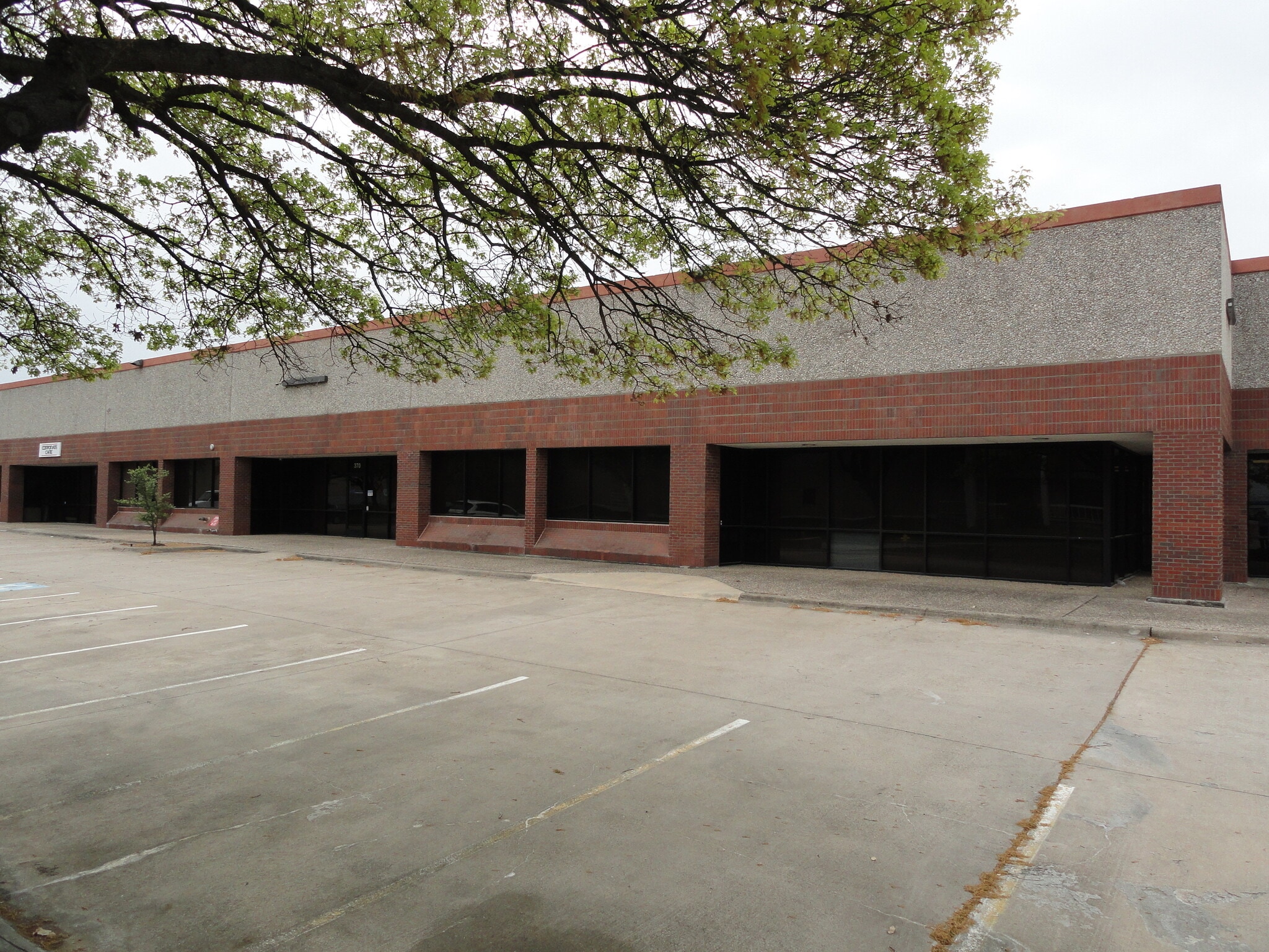 2105 Luna Rd, Carrollton, TX to rent Building Photo- Image 1 of 7