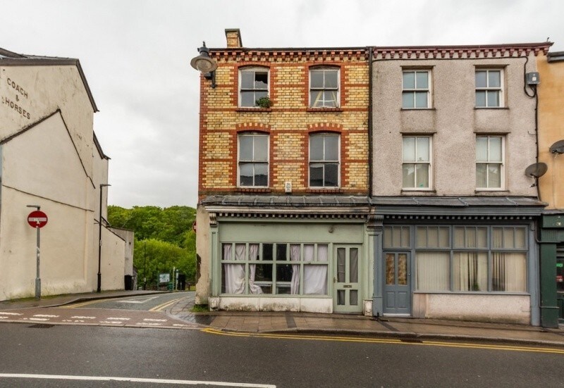 61 High St, Bethesda for sale Primary Photo- Image 1 of 1