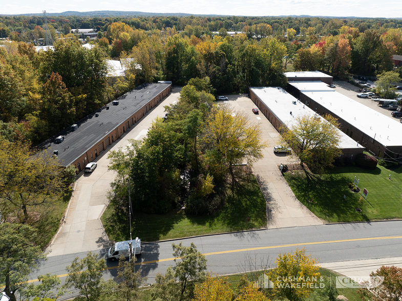 8760-8798 Tyler Blvd, Mentor, OH for rent - Building Photo - Image 1 of 3