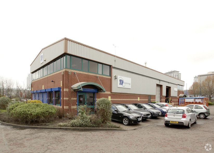 92 Northstage Broadway, Salford for sale - Primary Photo - Image 1 of 1