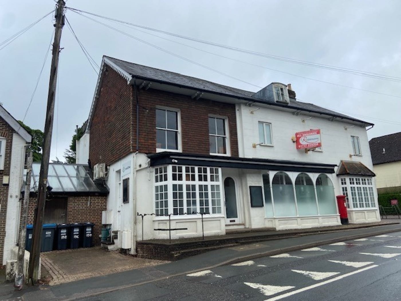 19 High St, Nutfield to rent Building Photo- Image 1 of 9