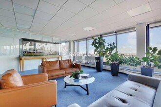 1 Rue Royale, Saint-Cloud to rent Building Photo- Image 2 of 7