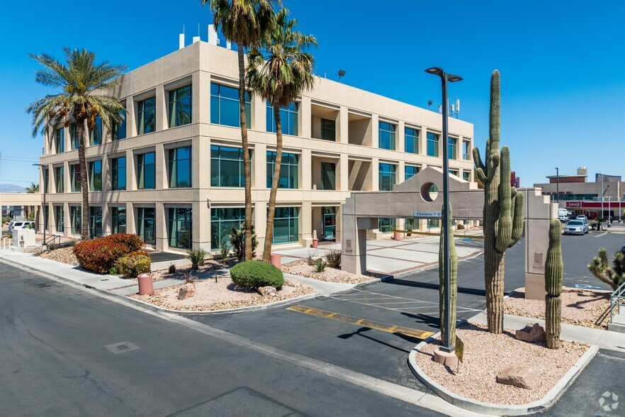 4425 Spring Mountain Rd, Las Vegas, NV for rent - Building Photo - Image 1 of 6