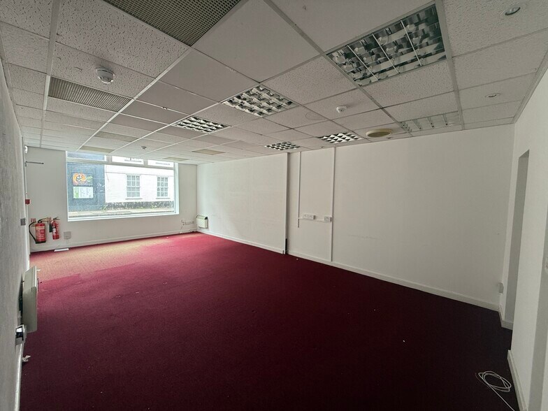 16 Endless St, Salisbury to rent - Building Photo - Image 2 of 3