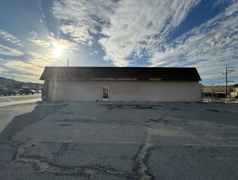 61858 29 Palms Hwy, Joshua Tree, CA for sale - Building Photo - Image 3 of 8