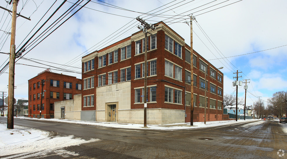 3405-3535 Perkins Ave, Cleveland, OH for rent - Primary Photo - Image 1 of 24