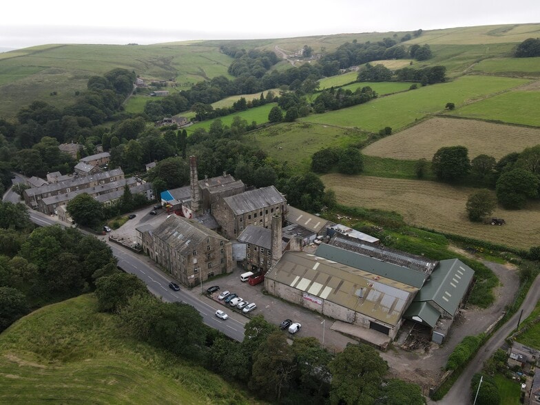 Burnley Rd, Bacup to rent - Building Photo - Image 1 of 3