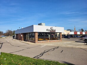 920-1030 Trowbridge Rd, East Lansing, MI for rent Building Photo- Image 2 of 14