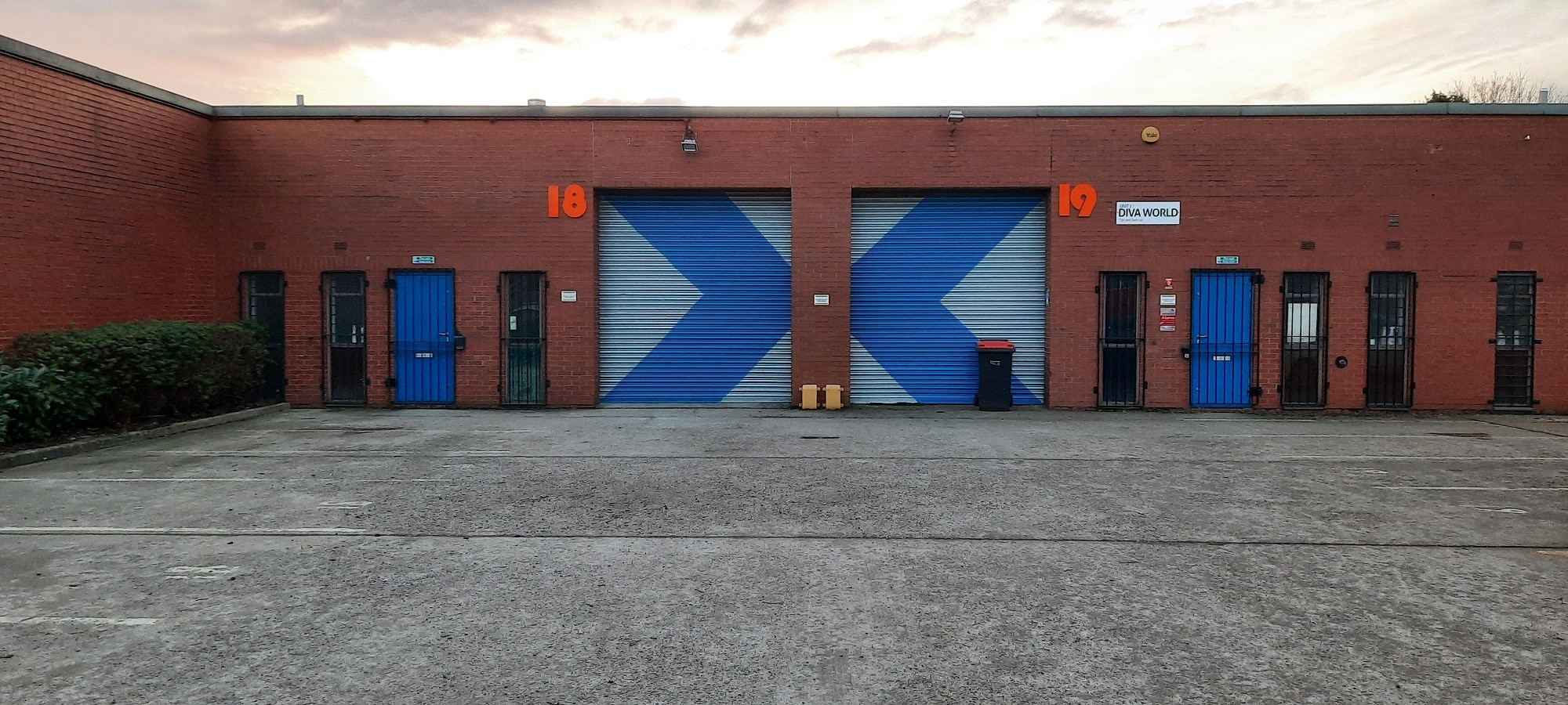 Spring Road Industrial Estate Lanesfield Drive, Wolverhampton to rent Primary Photo- Image 1 of 9