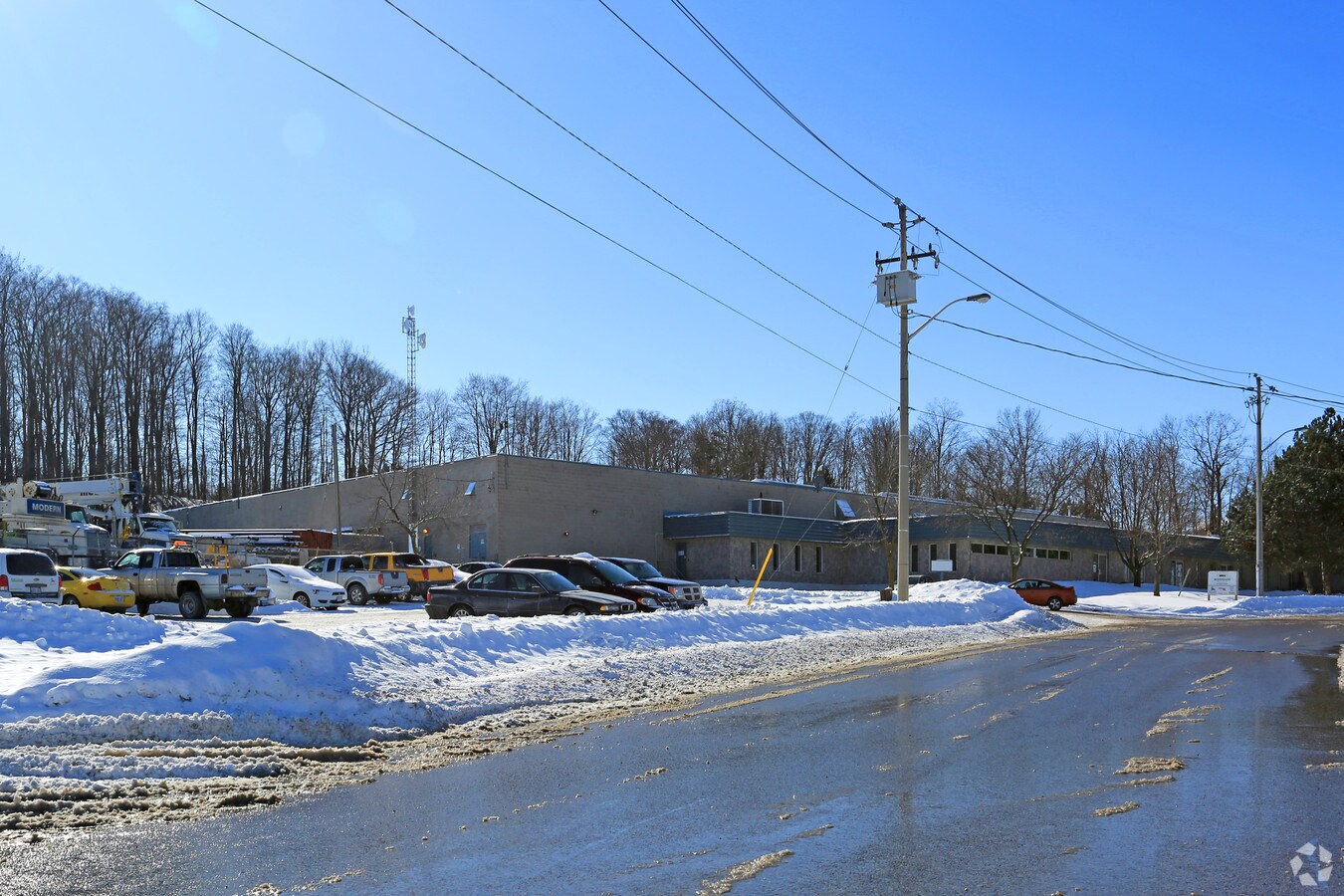 235 Ardelt Ave, Kitchener N2C 2M3 UK