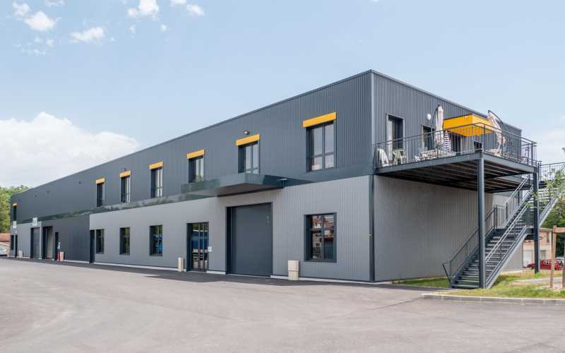 Office in Neuville-sur-Saône to rent Building Photo- Image 1 of 22