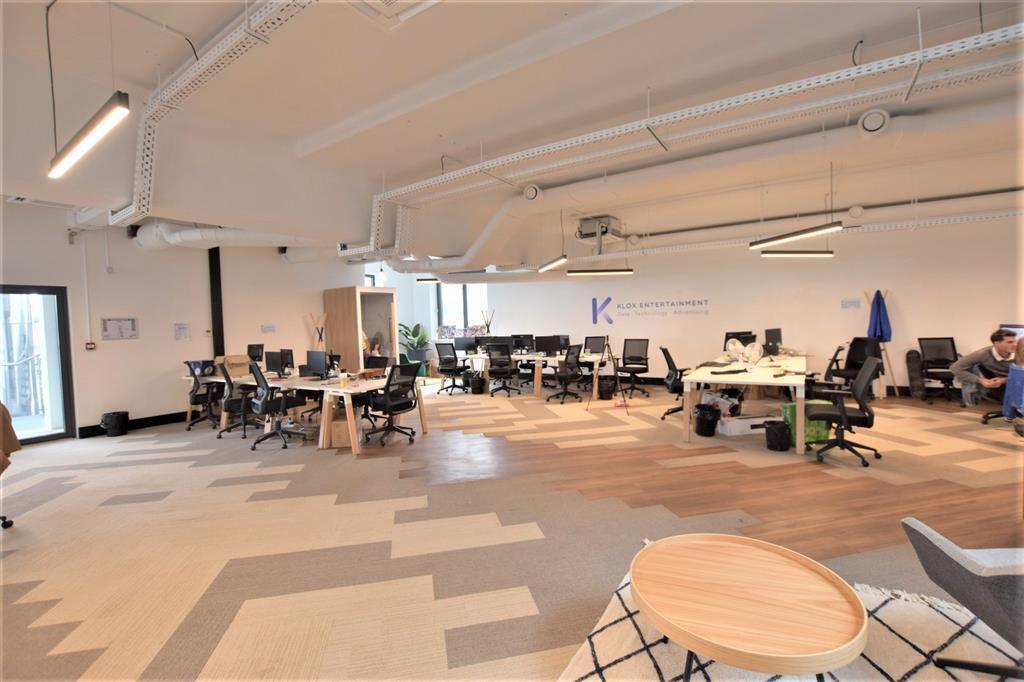 Office in Paris to rent Building Photo- Image 1 of 9
