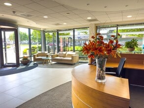 Oxford Rd, Gerrards Cross to rent Interior Photo- Image 2 of 7