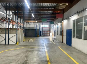 Light Industrial in Colombes to rent Interior Photo- Image 2 of 6