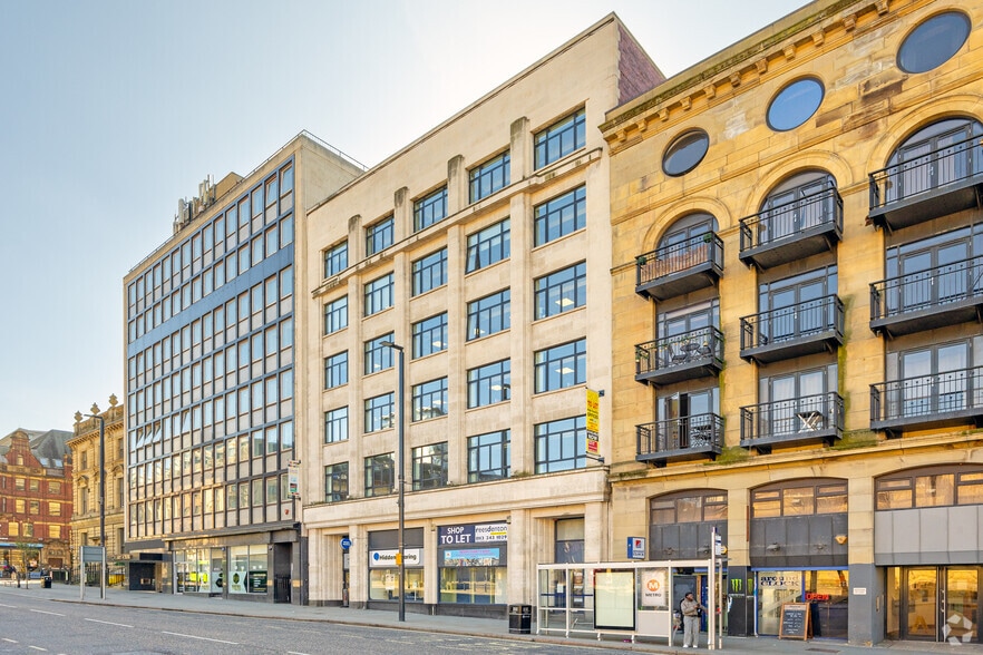 4 South Parade, Leeds to rent - Building Photo - Image 2 of 22