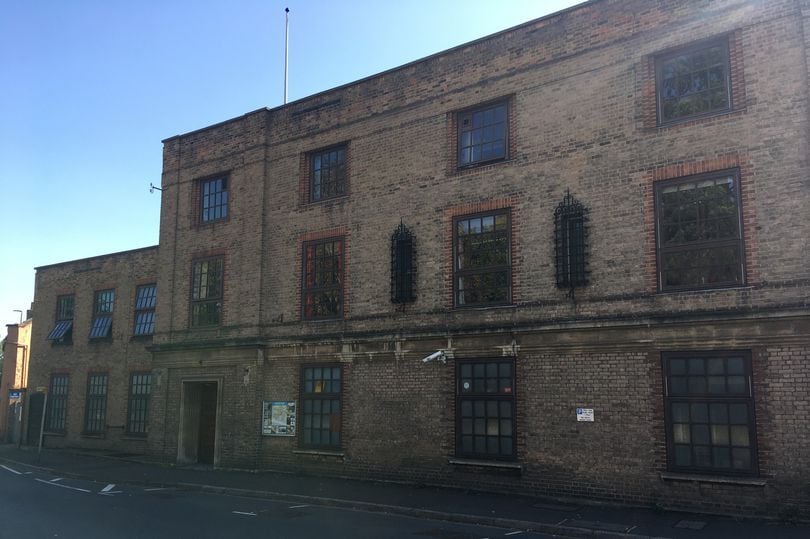 Upper High St, Taunton to rent - Building Photo - Image 2 of 4