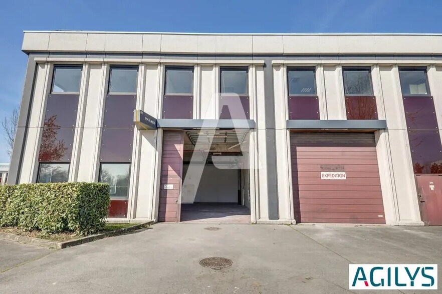 Light Industrial in to rent - Building Photo - Image 2 of 7