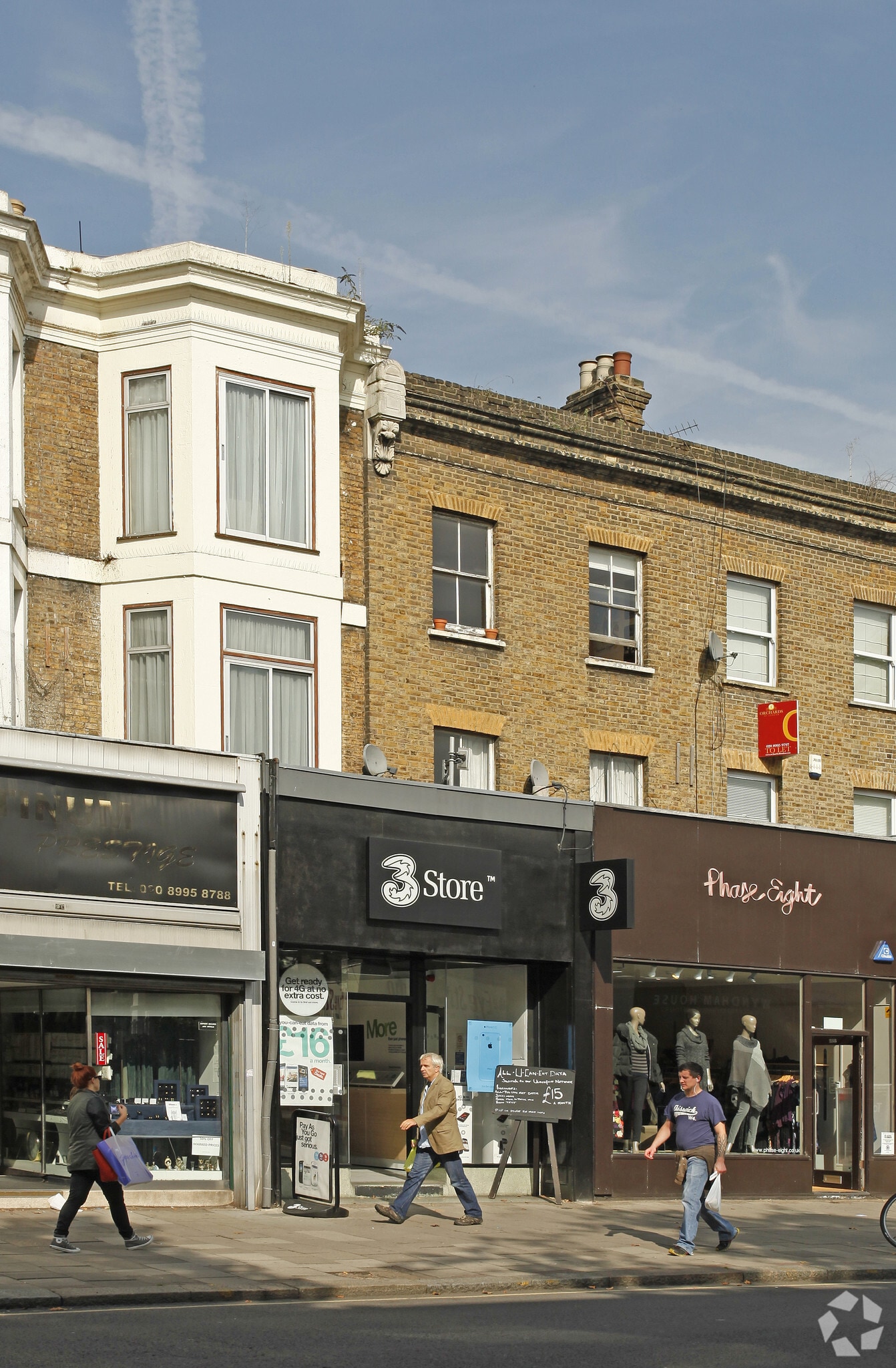 290 Chiswick High Rd, London to rent Primary Photo- Image 1 of 3