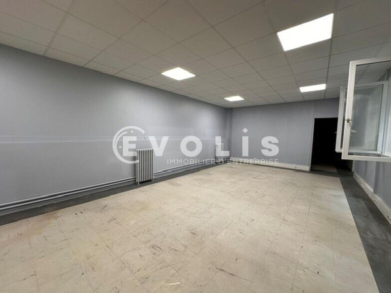 Light Industrial in Malakoff to rent - Interior Photo - Image 2 of 13