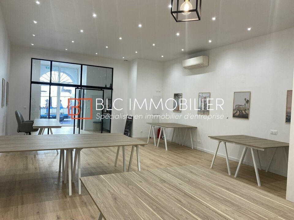Retail in Marseille to rent Interior Photo- Image 1 of 6