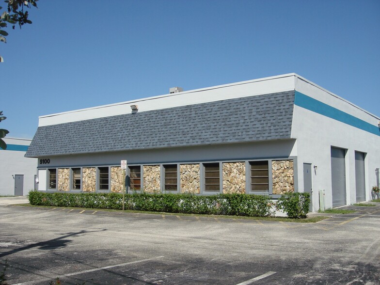 5130 NW 15th St, Margate, FL for rent - Building Photo - Image 2 of 5