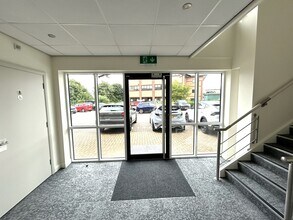 Commercial Rd, Darwen to rent Interior Photo- Image 1 of 8